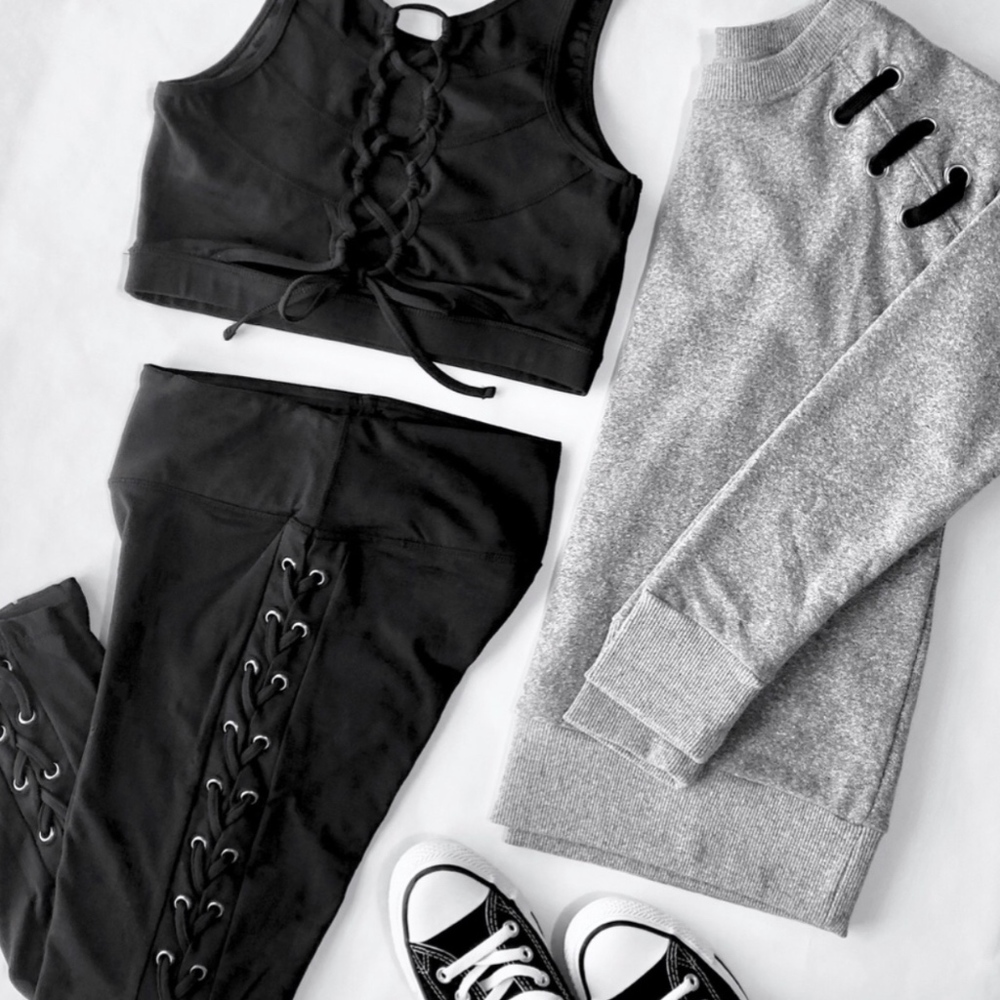 WOMEN'S LACED SHOULDER SWEATSHIRT